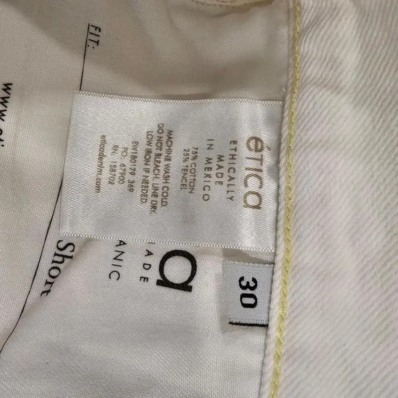NWOT ETICA Skylar White Cutoff Shorts Size 30 - Picture 3 of 11